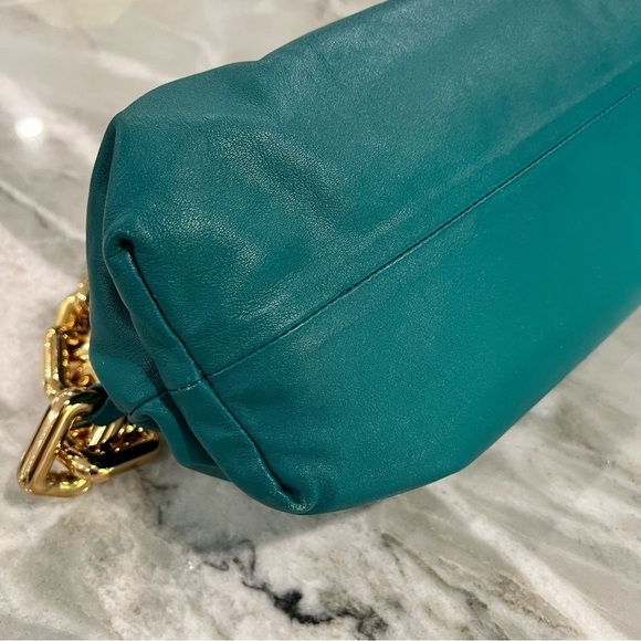 Bottega Veneta Leather The Chain Pouch Handbag - Picture 11 of 16